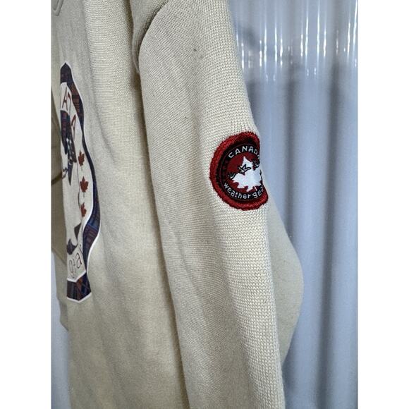 Canada Weather Gear Women's Logo Printed Crewneck Fleece Sweatshirt ~ M - Picture 2 of 5